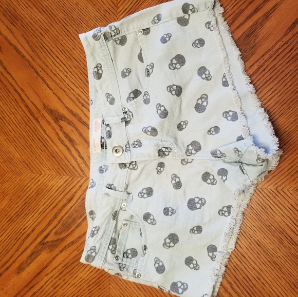 No Boundaries Pants - Skull shorts